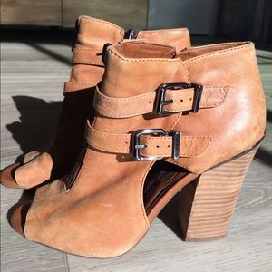 MUST SELL✨Jessica Simpson Leather Booties